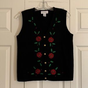 Croft & Barrow Women's M Holiday Christmas Vest Gold Buttons Holly Poinsettia H1
